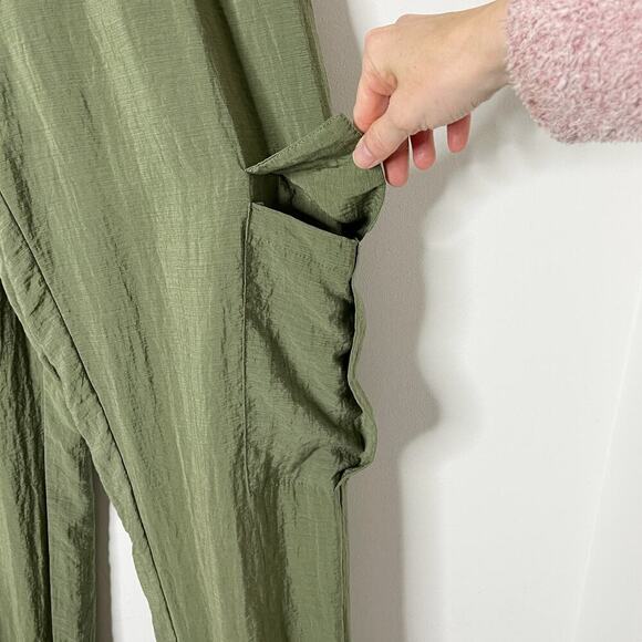 Forever 21 Womens Jogger Pants M Green Crepe Cargo Pockets Pull On Elastic Waist - Picture 4 of 7